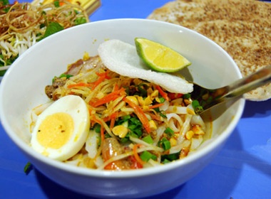 Lot da bua chieu voi my Quang pho Quang Trung hinh anh