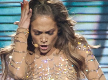 Jennifer Lopez oa khoc tren san khau hinh anh