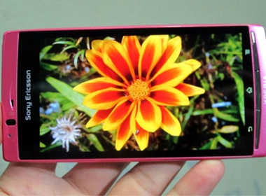 Xperia Arc S chinh hang gia 13,5 trieu dong hinh anh