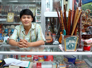 Khong gian am nhac trong nha Nguyen Van Chung hinh anh