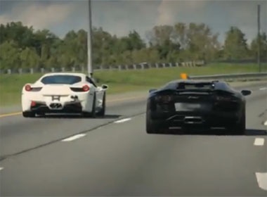 Video Lamborghini Aventador ‘ruot duoi’ Ferrari 458 Italia hinh anh