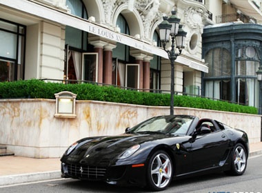 Ve trang le cua Ferrari SA Aperta mui tran hinh anh