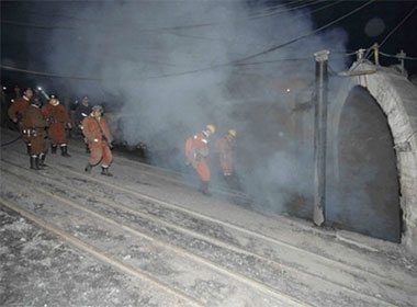 29 tho mo Trung Quoc thiet mang vi no mo than hinh anh