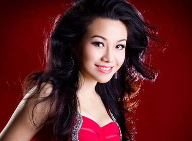 Hoang Chau: 'Toi duoc khen dep doi voi Dan Truong' hinh anh