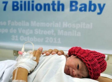 Philippines chao don cong dan thu 7 ty cua the gioi hinh anh