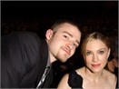 Timberlake dua Madonna tim dong hoa vang hinh anh