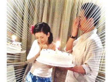 Selina thoi nen sinh nhat trong dem tan hon hinh anh