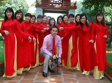 Chang trai go cua xin gap chu tich tap doan Deawoo hinh anh