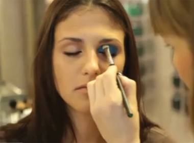 Trang diem mat voi tong mau xanh da troi hinh anh