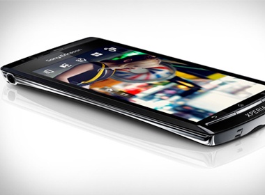 'Sieu mau' Xperia Arc sap co phien ban man hinh do net cao hinh anh