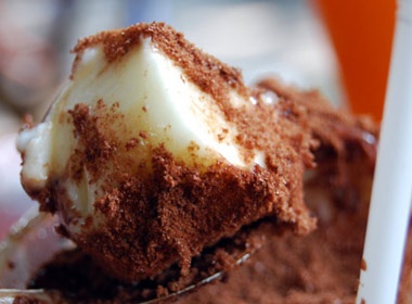 La ma quen sua chua cacao xat mieng pho Hang Non hinh anh