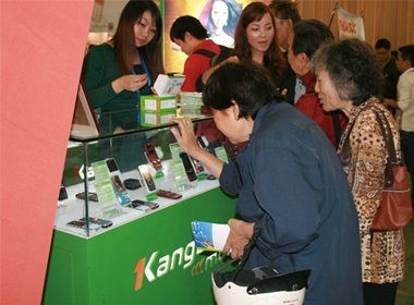 'Tham hoa quang cao' Kangaroo lan san thi truong di dong hinh anh