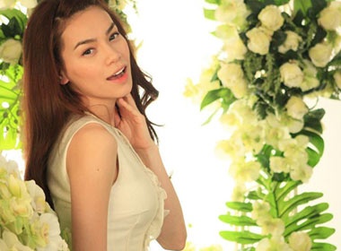 'Invincible' chua 'nguoi', Ha Ho ra tiep album moi hinh anh