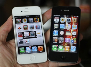 iPhone 4 8GB chinh hang gia 13 trieu dong hinh anh