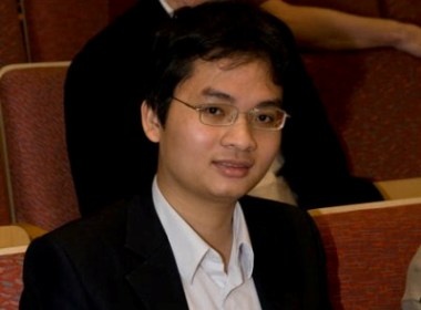 Pho giao su tre nhat 2011: Moi 29 tuoi va dep trai hinh anh