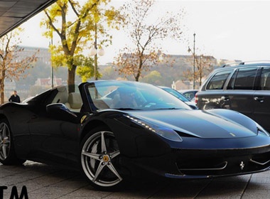 Ferrari 458 Italia mui tran dau tien xuat xuong hinh anh