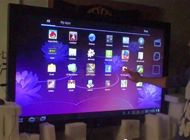 May tinh bang khong lo voi man hinh 65 inch hinh anh