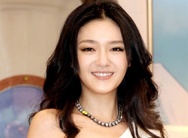 Tu Hy Vien xinh tuoi lam MC thay em gai hinh anh