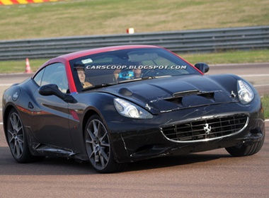 Ferrari California 2012 lo dien tren duong thu hinh anh