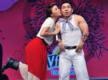 Van Mai Huong phan bua cho Pham Van Mach hinh anh