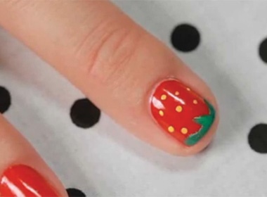 Ngo nghinh voi nail hinh hoa qua hinh anh