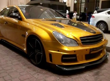 Ngam 'ten lua' Mercedes Brabus CLS ma vang tren pho hinh anh