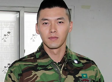 Hinh anh moi nhat cua anh linh Hyun Bin hinh anh