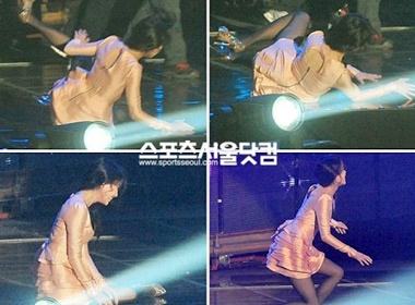 IU truot nga tren san khau hinh anh