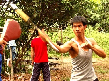 Nhung ‘Ly Tieu Long’ voi con nhi khuc o Sai thanh hinh anh