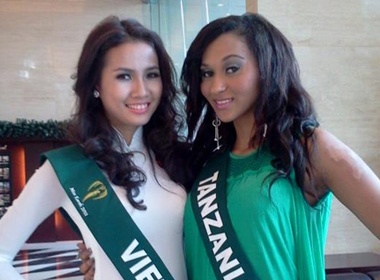 Phan Thi Mo thuot tha trong ta ao dai hinh anh