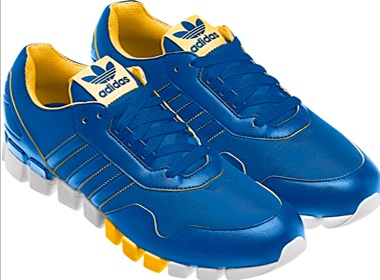 Tung tang Noel voi giay Originals Mega hinh anh