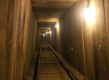 Phat hien duong ham hien dai nhat chua 32 tan ma tuy hinh anh