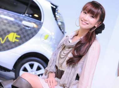 Nguoi dep Trien lam Oto Tokyo 2011 hinh anh