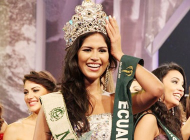 Nguoi dep Ecuador dang quang Hoa hau Trai Dat hinh anh