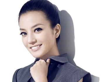 Trieu Vy mua nha may ruou o Phap hinh anh