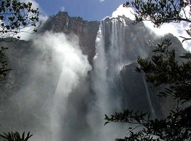 Ngam ngon thac cao nhat the gioi o Venezuela hinh anh