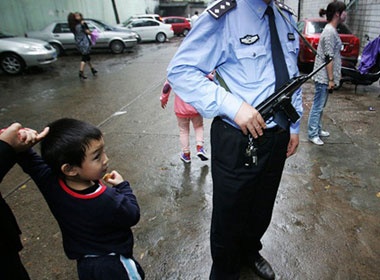 4 tre em Trung Quoc bi dam chet hinh anh