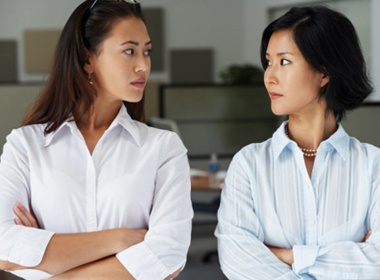 Me chong meo mat vi con dau 'nghich tu' hinh anh