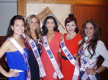 Hoa khoi Thu Huong noi tieng Anh 'nhu gio' hinh anh