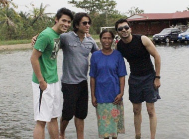 Le Khoi Nguyen loi nuoc giup nguoi dan Thai Lan hinh anh