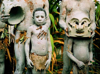 Hinh anh ghe ron ve bo lac 'nguoi bun' Asaro hinh anh