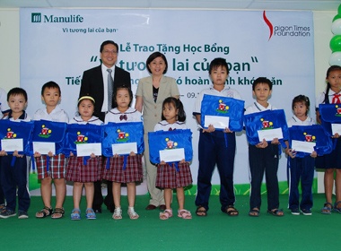 Manulife ho tro hoc sinh hoan canh kho khan hinh anh
