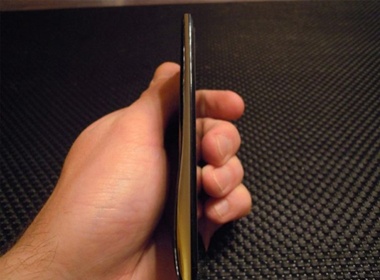 Lo dien smartphone co thiet ke la mat tu Sony hinh anh