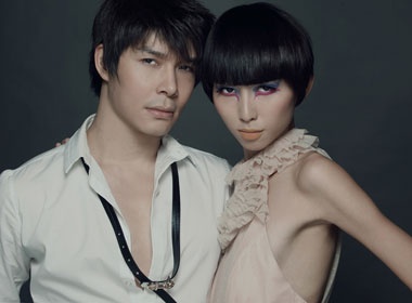Nathan Lee buc xuc vi 'clip tham hoa' bi phat tan hinh anh