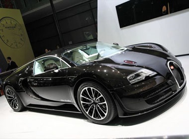 Dai gia Trung Quoc tau sieu xe Bugatti Veyron Super Sport hinh anh