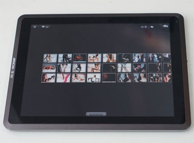 May tinh bang Arnova 9-G2 them lua chon cho mua giang sinh hinh anh