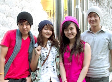 Vay ao va phu kien cuc xinh mua Giang sinh hinh anh