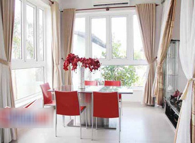 Choang voi biet thu xa hoa cua ban gai Tien Doan hinh anh