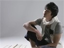 Lee Dong Gun 'buon tinh' sang Nhat... ca hat? hinh anh
