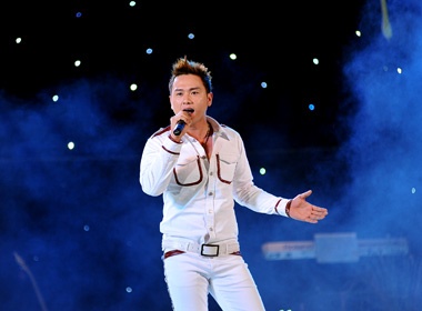 Han Thai Tu chan dau van 'sung' hinh anh
